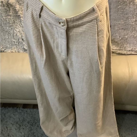 Checkered Wide-Leg Pants - Picture 3 of 13